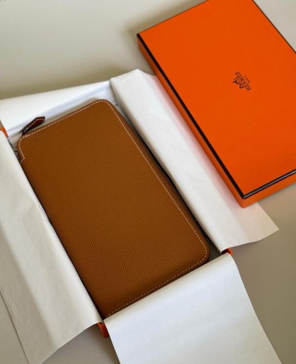 Hermés Silk’in 金棕絲巾長夾  新款內里 優惠$4xxxx專櫃原價$71900 代購,精品,ADA商店,網路商城,預約面交,buywithada,france,全球代購,歐洲,hermes,CHANEL,celine,lv,balenciaga,香奈兒,愛馬仕,路易威登,巴黎世家,VCA,CHROME HEARTS,克羅心,梵克雅寶,勾雅,高雅德,GOYARD