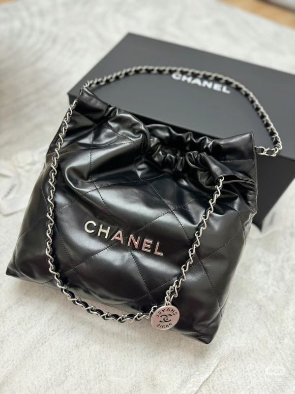 CHANEL 22 BAG 黑銀小號  預購接單 buywithada,france,全球代購,歐洲,exquisite,quality goods,posh,fancy,luxurious