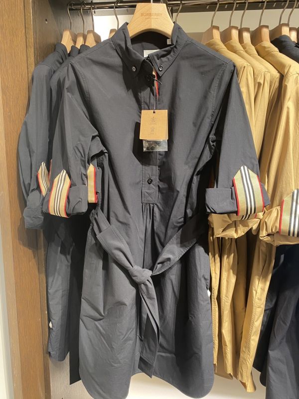 超低折扣 Burberry 直條紋 素色洋裝 2色 buywithada,france,全球代購,歐洲,exquisite,quality goods,posh,fancy,luxurious