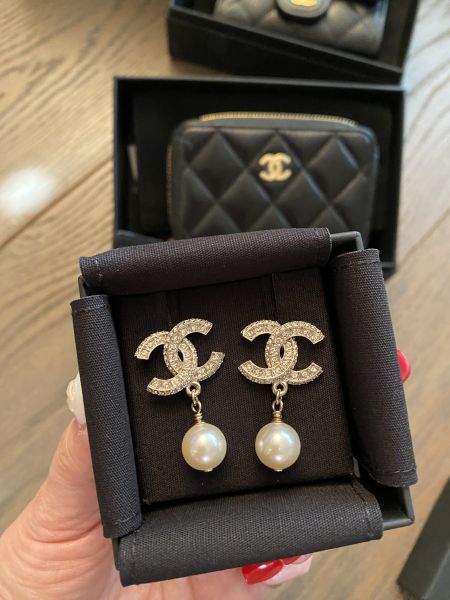 CHANEL 經典珍珠 雙C水鑽款 LOGO耳環  現貨 buywithada,france,全球代購,歐洲,exquisite,quality goods,posh,fancy,luxurious