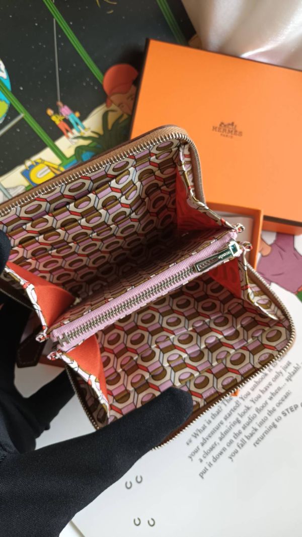 HERMES SILK IN 絲巾短夾 金棕 buywithada,france,全球代購,歐洲,exquisite,quality goods,posh,fancy,luxurious