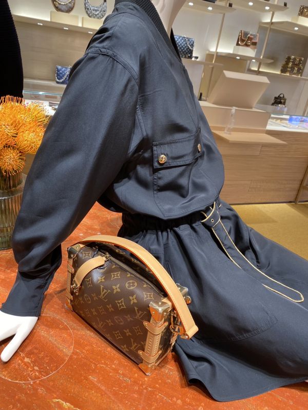 Lv 秀款 谷愛凌同款 SIDE TRUNK 盒包 buywithada,france,全球代購,歐洲,exquisite,quality goods,posh,fancy,luxurious