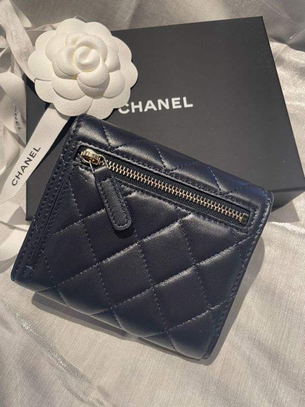 CHANEL 22K 三折短夾 羊皮 深藍銀釦 buywithada,france,全球代購,歐洲