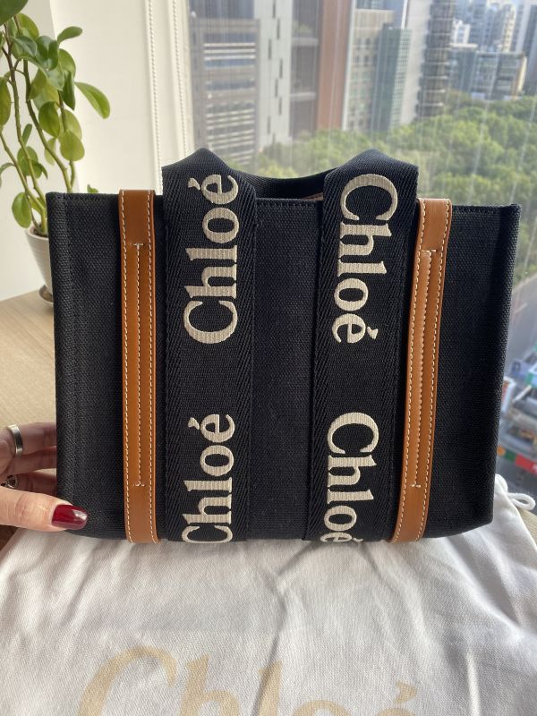 CHLOE SMALL WOODY TOTE BAG 黑色拚米色字 buywithada,france,全球代購,歐洲,exquisite,quality goods,posh,fancy,luxurious