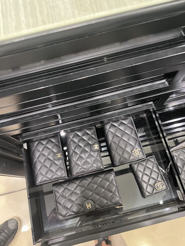 CHANEL 護照卡夾零錢包 黑羊皮金釦 buywithada,france,全球代購,歐洲,exquisite,quality goods,posh,fancy,luxurious