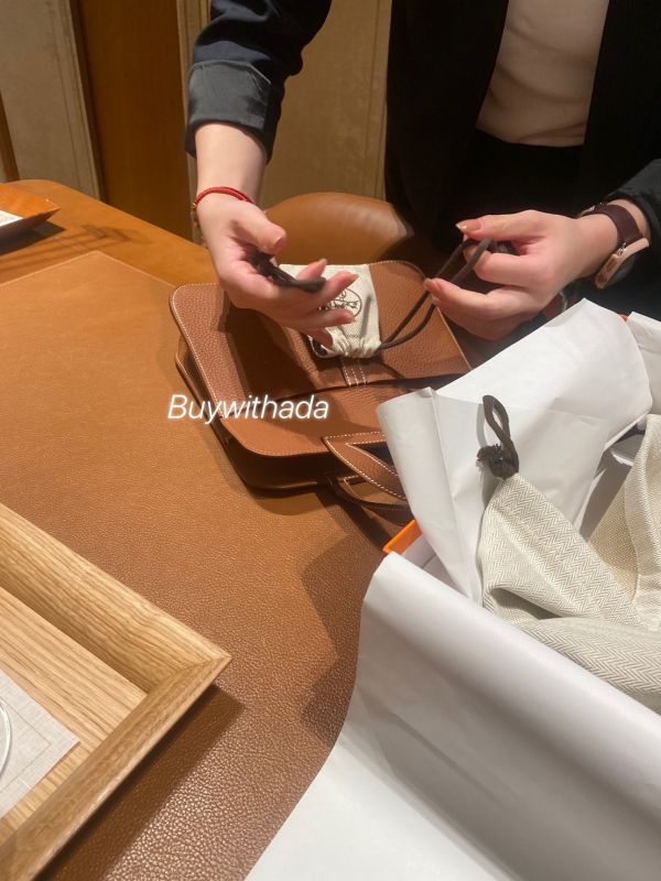 台灣現貨 HERMES HALZAN 25 金棕金釦 W buywithada,france,全球代購,歐洲,exquisite,quality goods,posh,fancy,luxurious
halzan25,hermes,