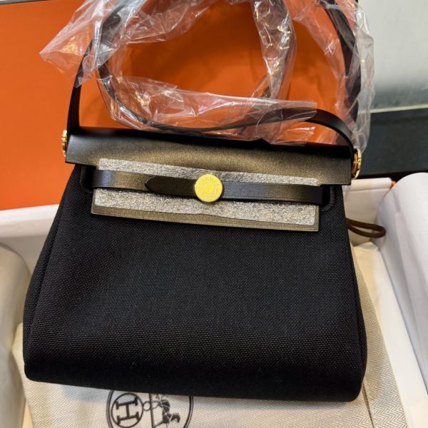 Hermès mini herbag 20 黑色金釦 台灣票 現貨 buywithada,france,全球代購,歐洲,exquisite,quality goods,posh,fancy,luxurious