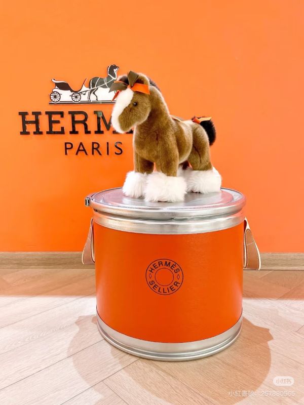 Hermès 馬具桶 smallbox 深藍色、酒紅色、橘色 buywithada,france,全球代購,歐洲,exquisite,quality goods,posh,fancy,luxurious