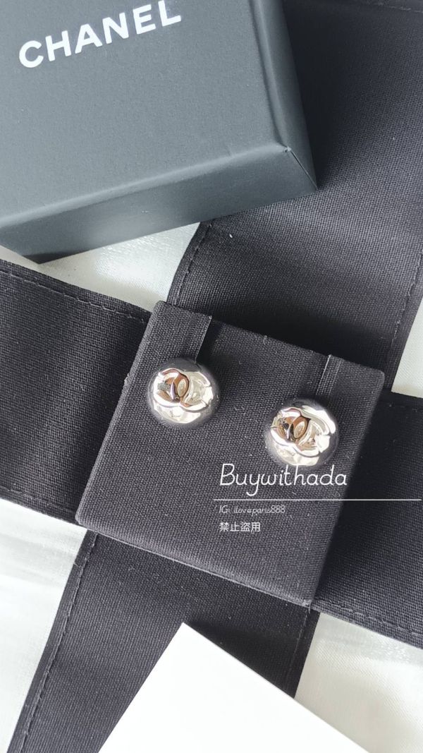 CHANEL 圓形全銀CC耳針 buywithada,france,全球代購,歐洲,exquisite,quality goods,posh,fancy,luxurious
