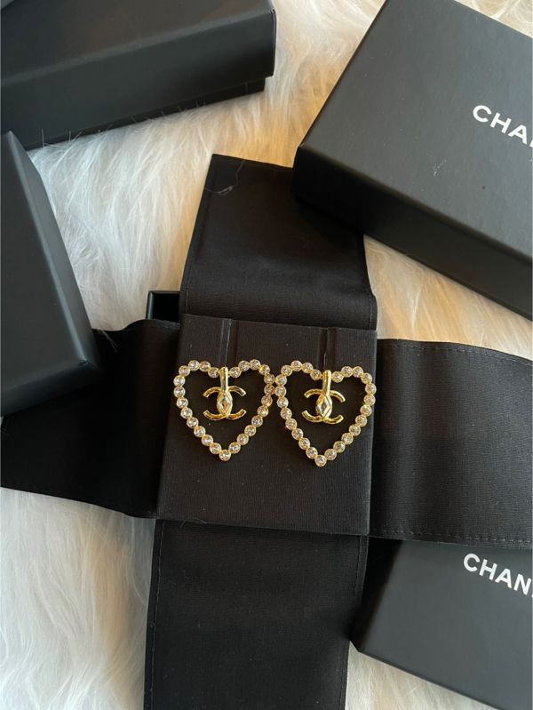 CHANEL 大愛心菱形水鑽金色耳針 buywithada,france,全球代購,歐洲,exquisite,quality goods,posh,fancy,luxurious