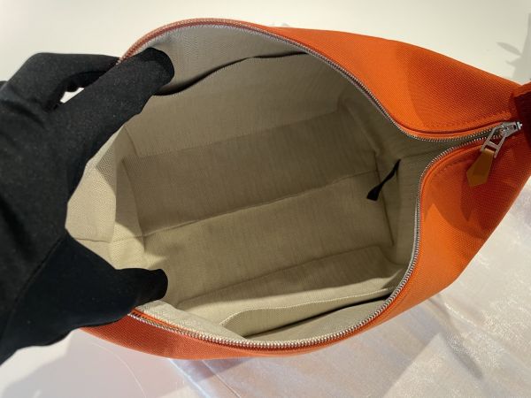 台灣現貨 HERMES 飯盒包/化妝包/飯盒包 GM 大號 橘色 buywithada,france,全球代購,歐洲,exquisite,quality goods,posh,fancy,luxurious