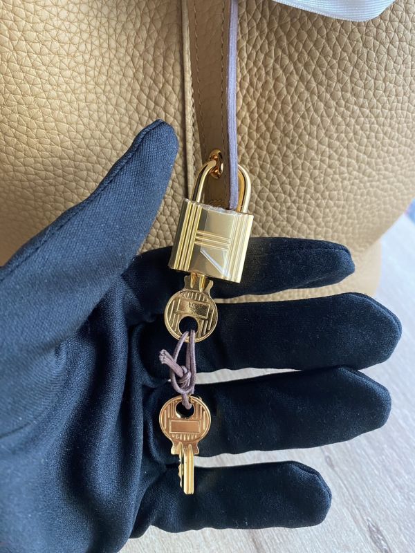 HERMES P22 PICOTIN 22 餅乾色金釦 B刻 TC皮 現貨 buywithada,france,全球代購,歐洲,exquisite,quality goods,posh,fancy,luxurious
