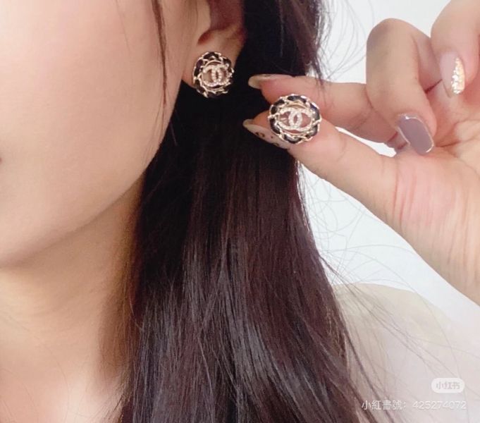 CHANEL 皮穿圓形耳環 buywithada,france,全球代購,歐洲,exquisite,quality goods,posh,fancy,luxurious