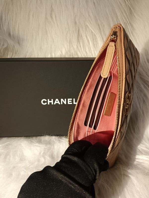 CHANEL 23 限量金屬LOGO 焦糖奶茶荔枝金釦 手拿包 buywithada,france,全球代購,歐洲,exquisite,quality goods,posh,fancy,luxurious