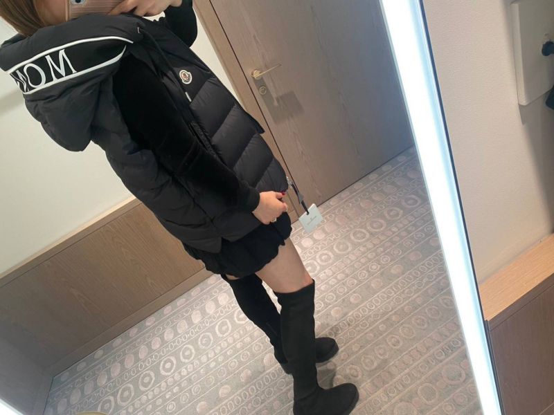 Moncler 2023 最新款羽絨背心含帽款 帽子Moncler字樣 size 3 buywithada,france,全球代購,歐洲,exquisite,quality goods,posh,fancy,luxurious