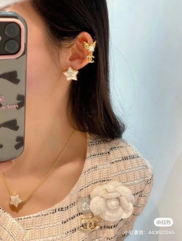 CHANEL 24C 超美 白金貝殼星星耳環/耳針 buywithada,france,全球代購,歐洲,exquisite,quality goods,posh,fancy,luxurious