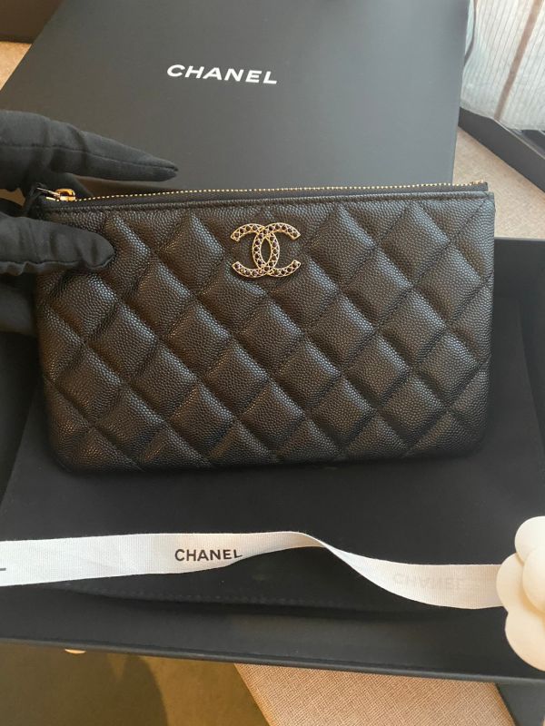 CHANEL 限量黑鑽系列 黑色荔枝ㄧ字手拿包 buywithada,france,全球代購,歐洲,exquisite,quality goods,posh,fancy,luxurious