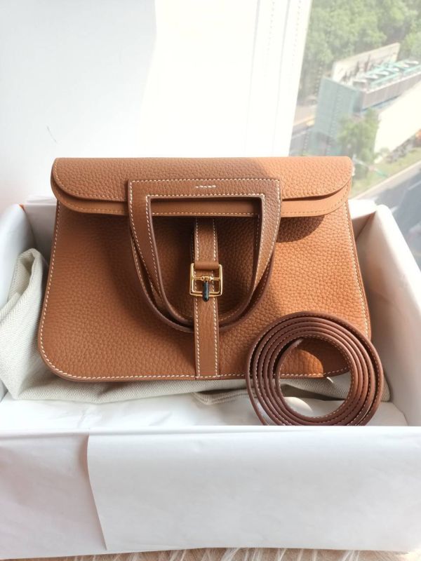 台灣現貨 HERMES HALZAN 25 金棕金釦 W buywithada,france,全球代購,歐洲,exquisite,quality goods,posh,fancy,luxurious
halzan25,hermes,