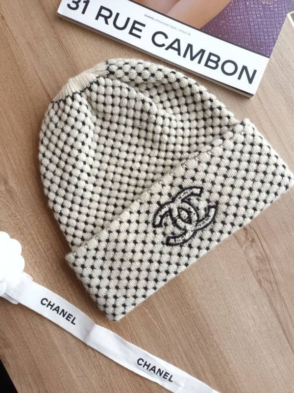 Chanel 24A 最新款米色雙C LOGO毛帽 台灣現貨 buywithada,france,全球代購,歐洲,exquisite,quality goods,posh,fancy,luxurious