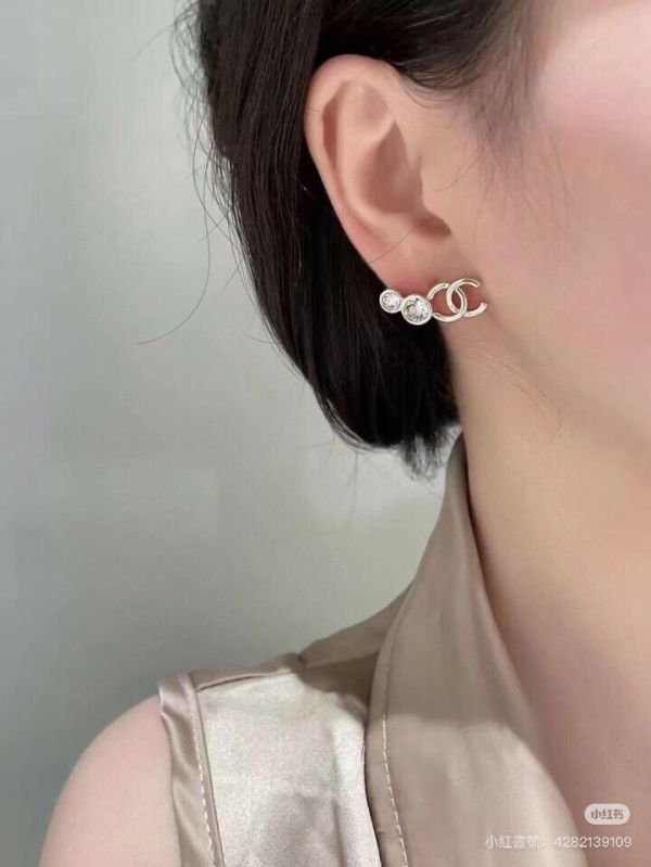 CHANEL 圓圓水鑽CC LOGO 耳環 buywithada,france,全球代購,歐洲,exquisite,quality goods,posh,fancy,luxurious