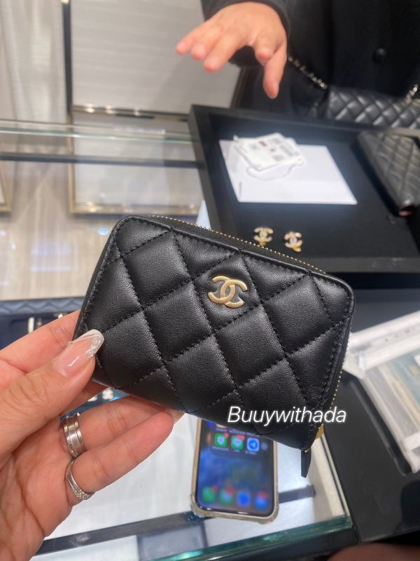CHANEL 羊皮黑金 ㄇ字零錢包/卡包 buywithada,france,全球代購,歐洲,exquisite,quality goods,posh,fancy,luxurious