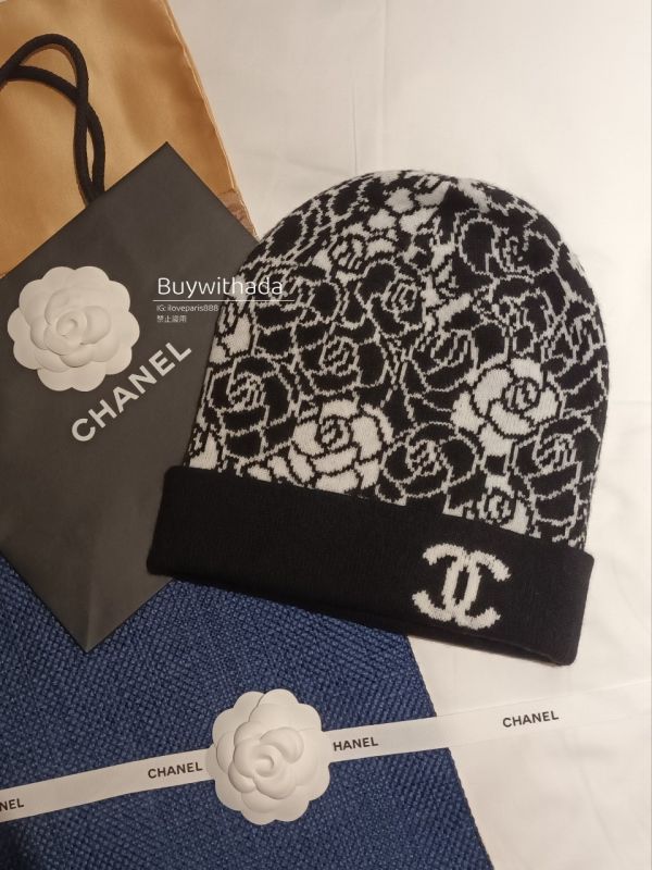 CHANEL 23K 山茶花黑白配色毛帽 四種戴法 buywithada,france,全球代購,歐洲,exquisite,quality goods,posh,fancy,luxurious