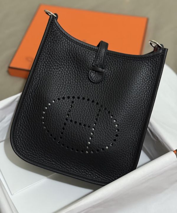 Hermes mini Evelyne 16 黑銀 台灣現貨 buywithada,france,全球代購,歐洲,exquisite,quality goods,posh,fancy,luxurious