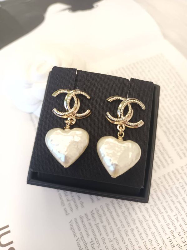 CHANEL 愛心貝殼造型耳針 buywithada,france,全球代購,歐洲,exquisite,quality goods,posh,fancy,luxurious
