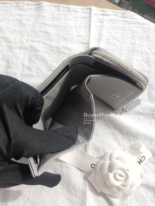 CHANEL 最新冰川灰三折L型零錢包短夾 淡金荔枝皮 buywithada,france,全球代購,歐洲,exquisite,quality goods,posh,fancy,luxurious