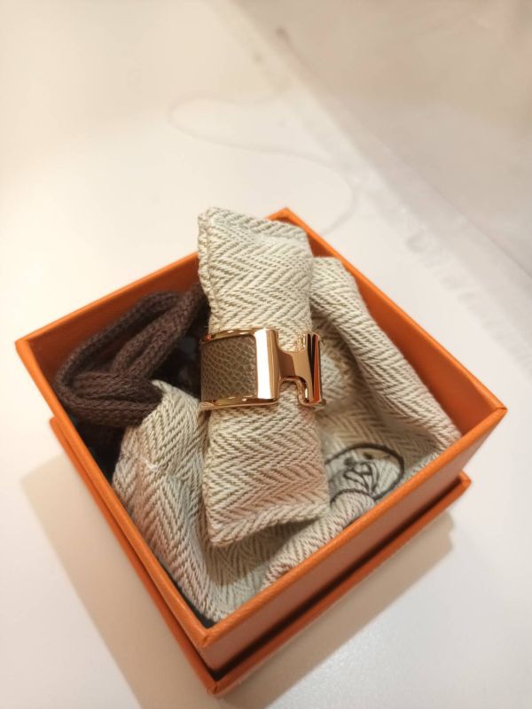 HERMES Olympe 戒指 大象灰玫塊金 寬版 M buywithada,france,全球代購,歐洲,exquisite,quality goods,posh,fancy,luxurious