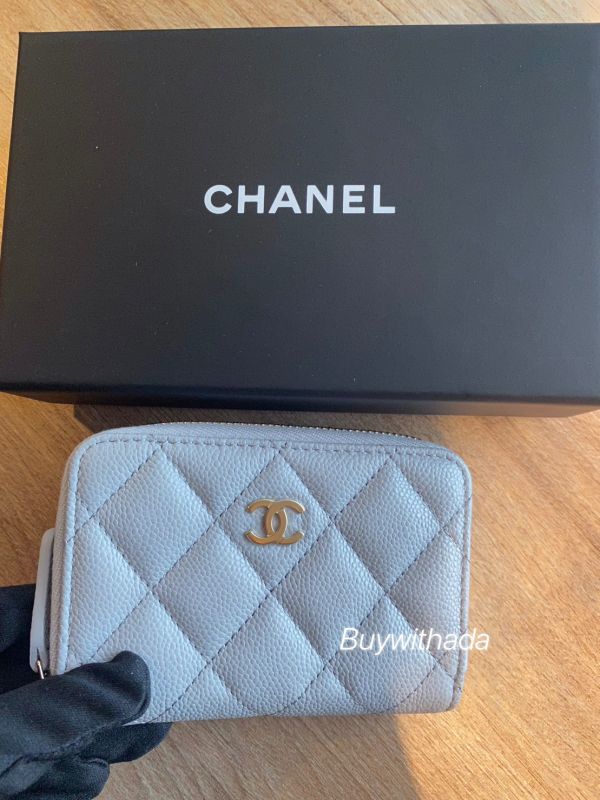 CHANEL 23B 最新冰川灰色 荔枝牛皮淡金釦 ㄇ字零錢包卡包 buywithada,france,全球代購,歐洲,exquisite,quality goods,posh,fancy,luxurious