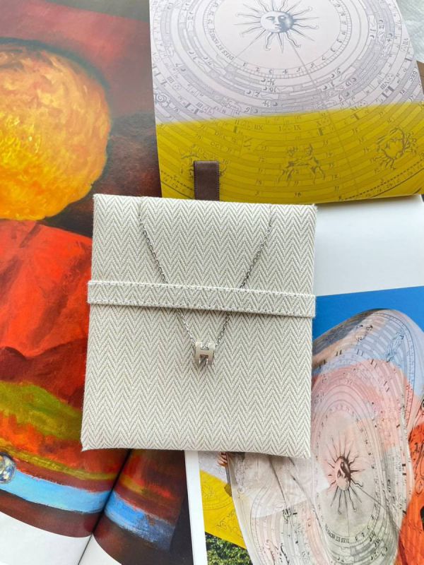 HERMES POP H MINI 奶茶銀 項鏈 buywithada,france,全球代購,歐洲,exquisite,quality goods,posh,fancy,luxurious