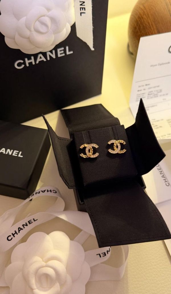 Chanel 26c 超美耳釘 金色水鑽x立體浮雕造型 現貨 ADA商店,網路商城,只售真品,品質保證,歡迎預約面交buywithada,france,全球代購,歐洲,quality goods,fancy,CHANEL