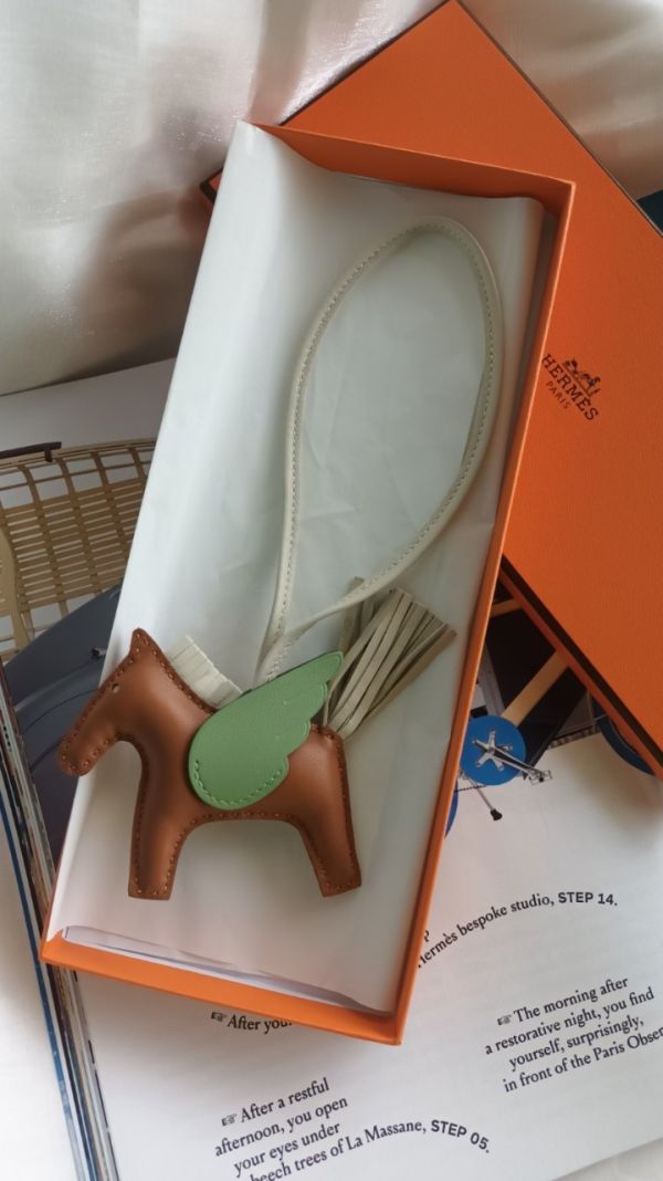 HERMES 小飛馬 金棕拼牛油果綠 buywithada,france,全球代購,歐洲,exquisite,quality goods,posh,fancy,luxurious