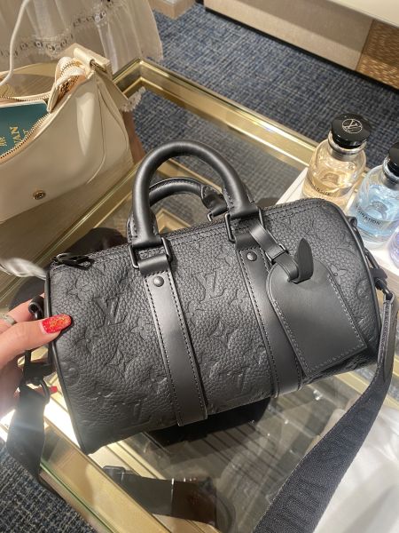 LV Keepall Bandoulière 25 全黑色 buywithada,france,全球代購,歐洲,exquisite,quality goods,posh,fancy,luxurious