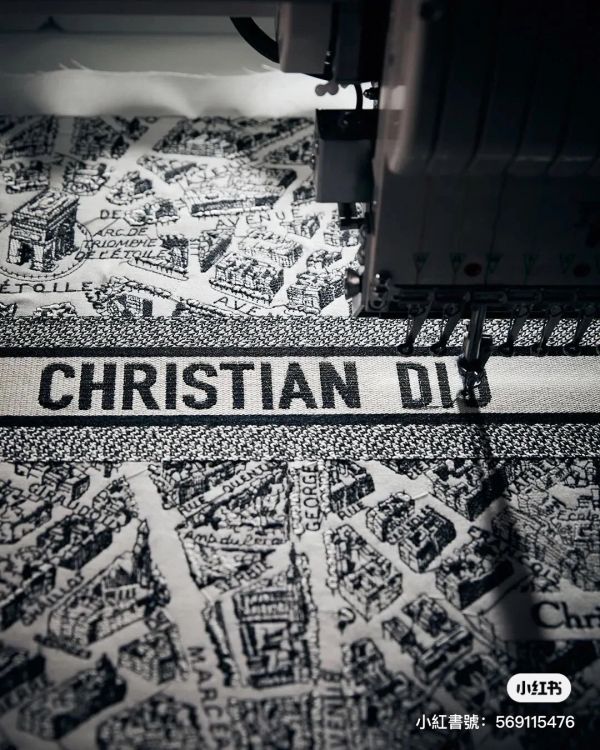 DIOR 中碼 DIOR BOOK TOTE 白色 Plan de Paris 刺繡 buywithada,france,全球代購,歐洲,exquisite,quality goods,posh,fancy,luxurious