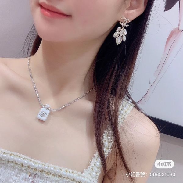 CHANEL 香水瓶水鑽項鏈 buywithada,france,全球代購,歐洲,exquisite,quality goods,posh,fancy,luxurious