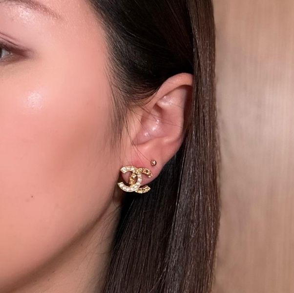 Chanel 26c 超美耳釘 金色水鑽x立體浮雕造型 現貨 ADA商店,網路商城,只售真品,品質保證,歡迎預約面交buywithada,france,全球代購,歐洲,quality goods,fancy,CHANEL