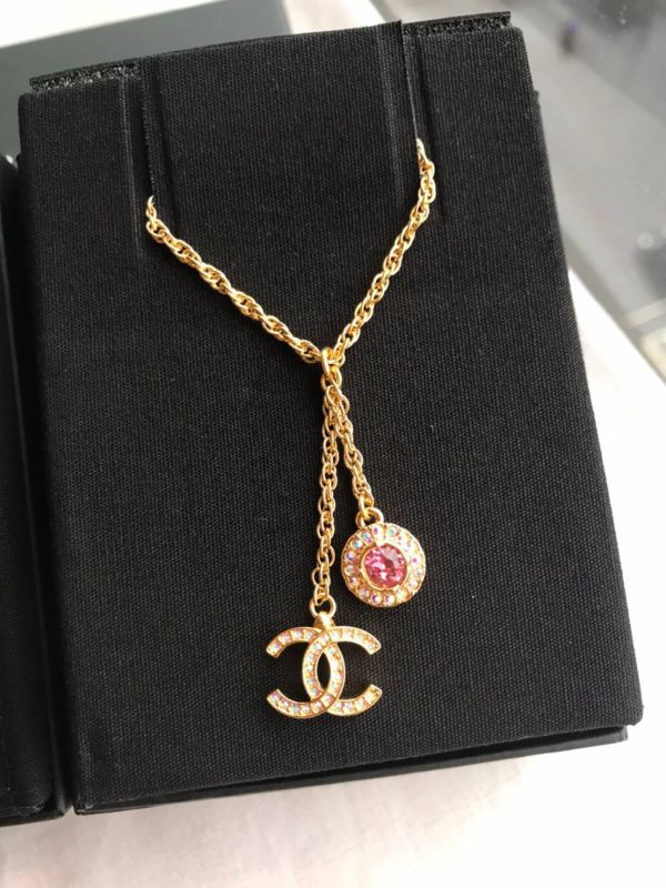 CHANEL 23 金色粉鑽小CC LOGO 項鍊 buywithada,france,全球代購,歐洲,exquisite,quality goods,posh,fancy,luxurious