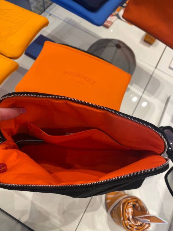 HERMES 新款 化妝包/收納包 中號 全黑色內橘 buywithada,france,全球代購,歐洲,exquisite,quality goods,posh,fancy,luxurious