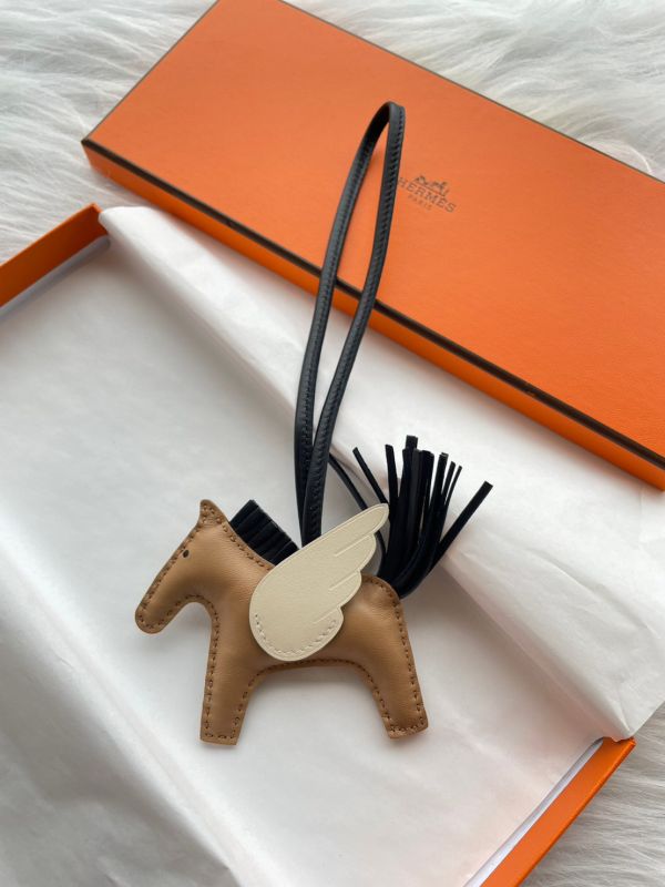 HERMES 奶茶色拼白拼黑 小飛馬 PM buywithada,france,全球代購,歐洲,exquisite,quality goods,posh,fancy,luxurious