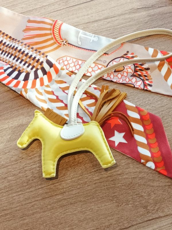 HERMES 檸檬黃 拼色 小馬 台灣現貨 buywithada,france,全球代購,歐洲,exquisite,quality goods,posh,fancy,luxurious