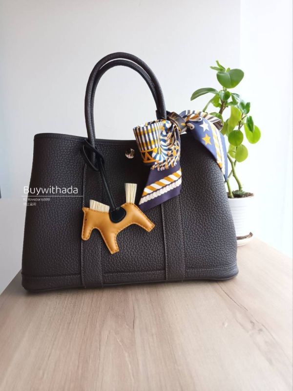 HERMES RODEO 新款真鬃毛小馬 芝麻/黑色 Sésame / Noir / Naturel buywithada,france,全球代購,歐洲,exquisite,quality goods,posh,fancy,luxurious