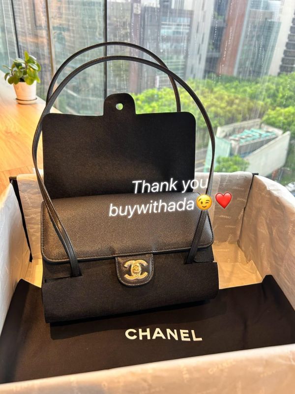 Chanel Preppy Coco小號 人間香奈兒Jennie同款  現貨 $18xxxx   Mini size 現貨也有一顆 代購,精品,ADA商店,網路商城,預約面交,buywithada,france,全球代購,歐洲,hermes,CHANEL,celine,lv,balenciaga,香奈兒,愛馬仕,路易威登,巴黎世家,VCA,CHROME HEARTS,克羅心,梵克雅寶,勾雅,高雅德,GOYARD