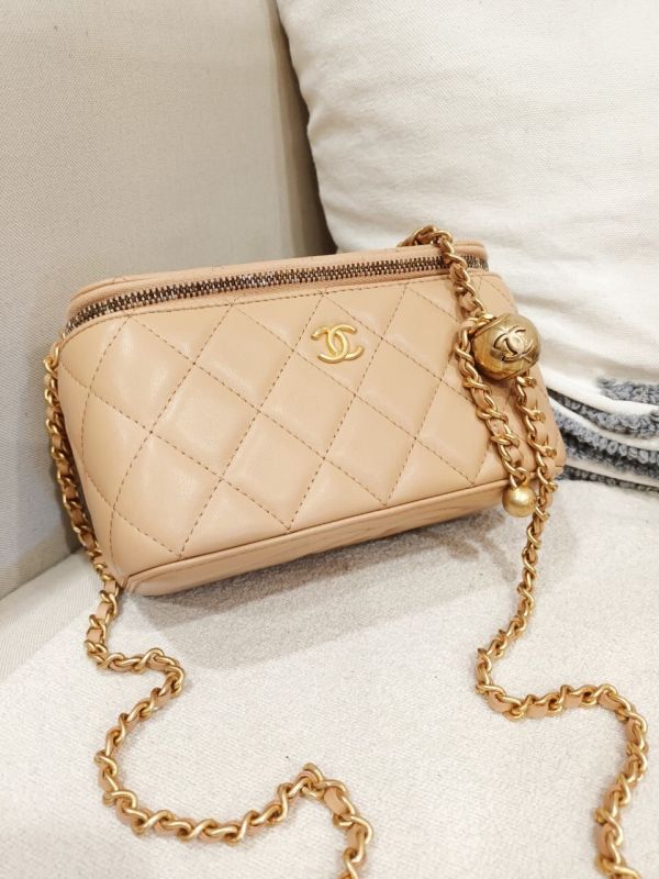 台灣現貨 CHANEL 限量奶茶金球長盒 內有鏡子款 底部CC LOGO buywithada,france,全球代購,歐洲,exquisite,quality goods,posh,fancy,luxurious