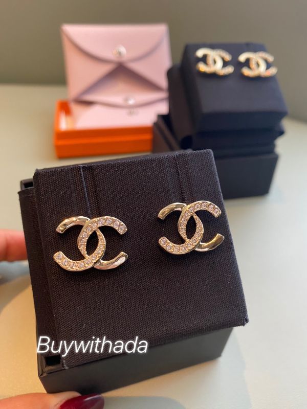CHANEL 24P 金色水鑽CC耳針 buywithada,france,全球代購,歐洲,exquisite,quality goods,posh,fancy,luxurious