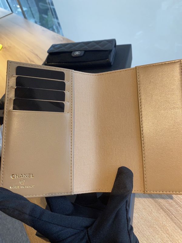 CHANEL 經典款 passport holder 奶茶荔枝金釦 護照套 buywithada,france,全球代購,歐洲,exquisite,quality goods,posh,fancy,luxurious