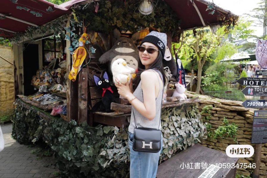 CHANEL 24A 最新款灰色拼色毛帽 buywithada,france,全球代購,歐洲,exquisite,quality goods,posh,fancy,luxurious