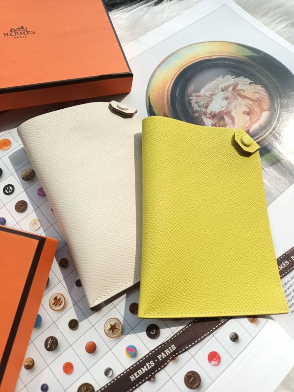 HERMES 護照夾 EPSOM 9R LIME檸檬黃 buywithada,france,全球代購,歐洲,exquisite,quality goods,posh,fancy,luxurious