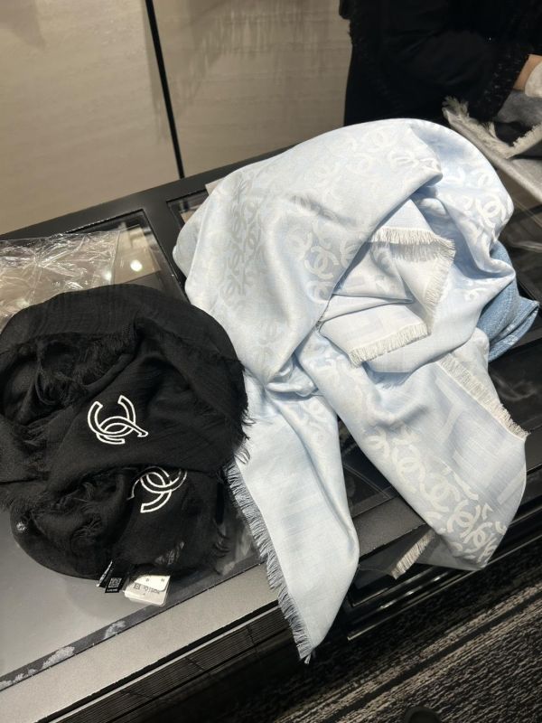 Chanel 26C 渡假系列絲巾 滿版c c logo 水藍色 現貨 ADA商店,網路商城,只售真品,品質保證,歡迎預約面交buywithada,france,全球代購,歐洲,quality goods,fancy,CHANEL
